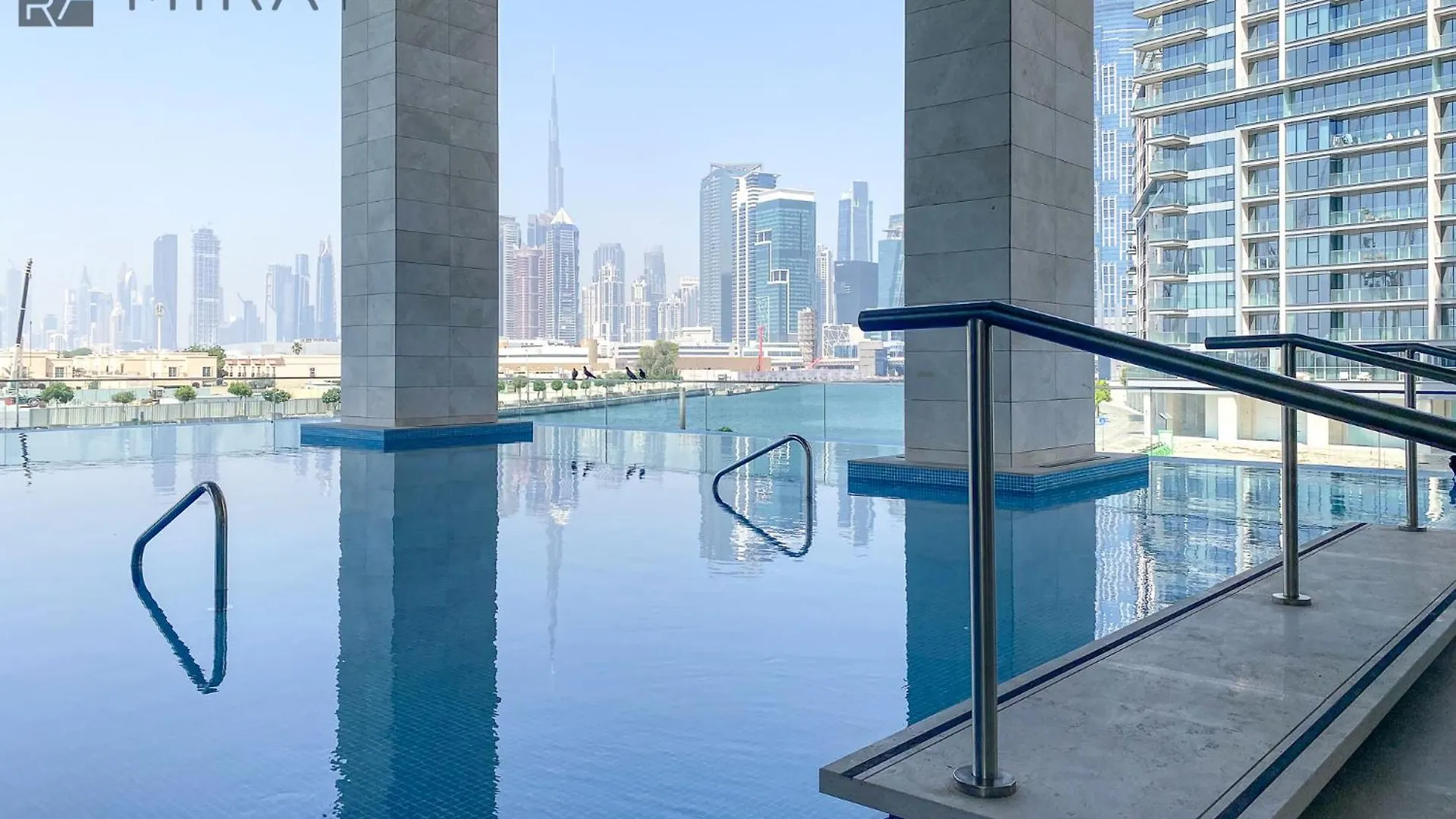 Mira Holiday Homes - Luxury 1Br In Canal Front With Waterfront Living 두바이 0*,  아랍에미리트