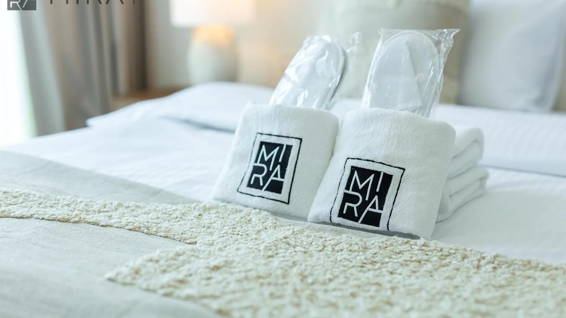 Mira Holiday Homes - Luxury 1Br In Canal Front With Waterfront Living 두바이