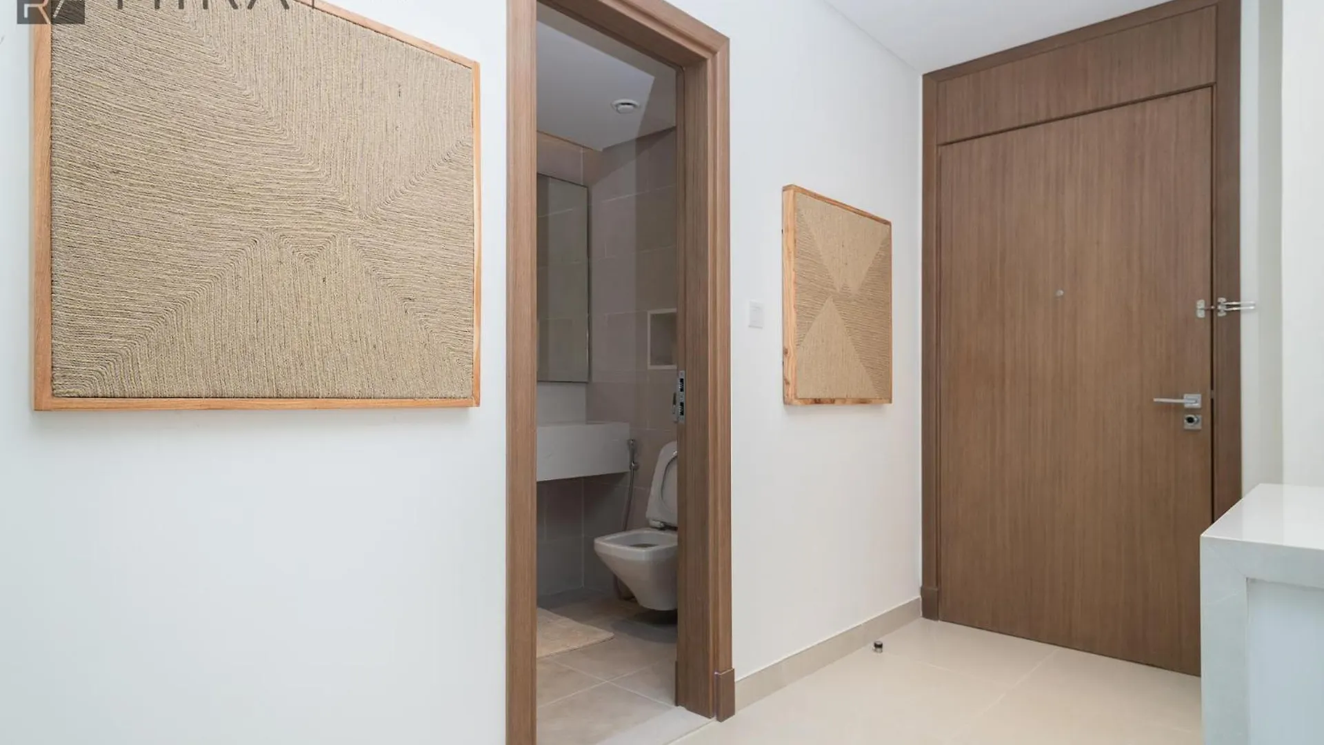 Mira Holiday Homes - Luxury 1Br In Canal Front With Waterfront Living 두바이